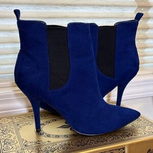Elegant Blue Guess Ankle Boots